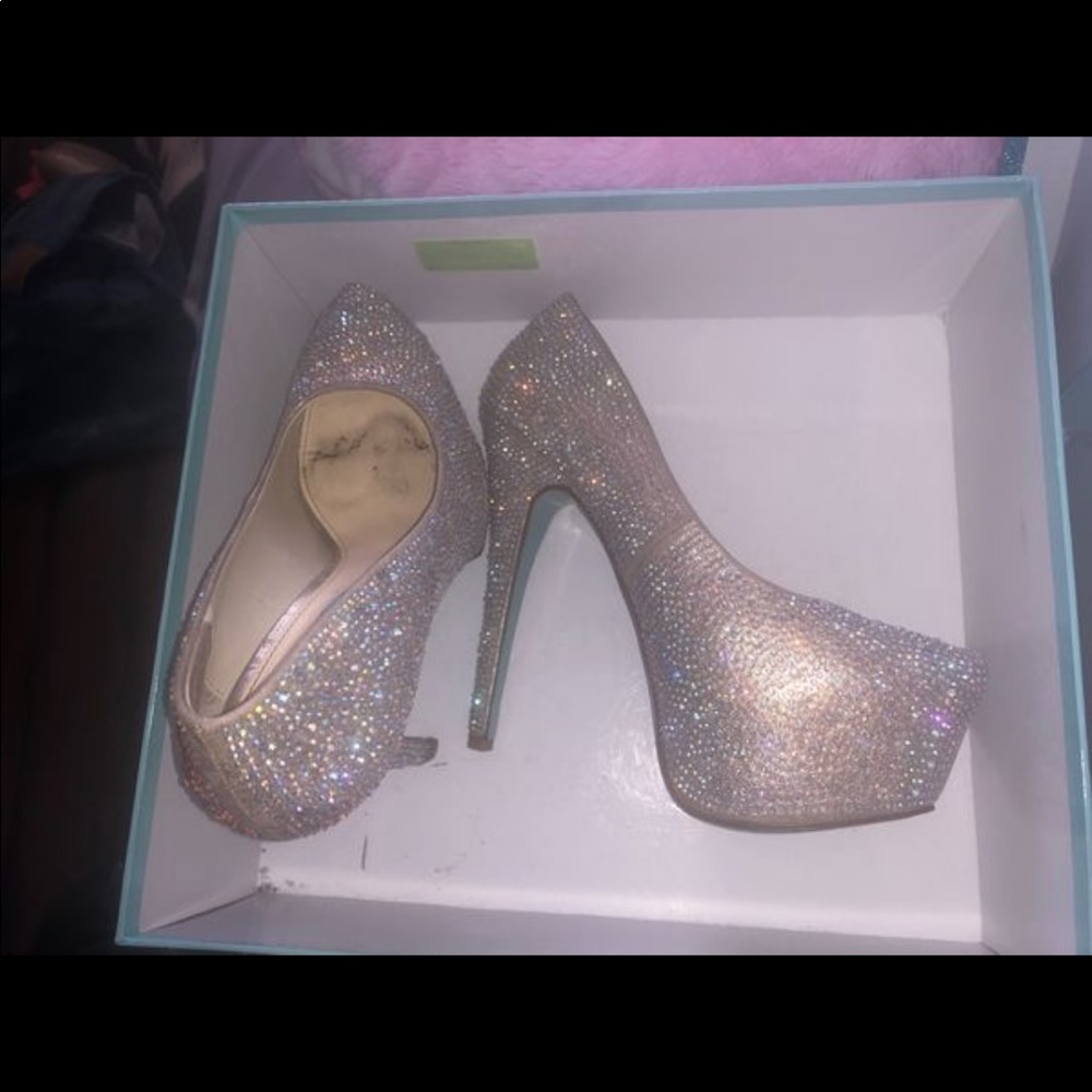 BLUE by Betsey Johnson heels